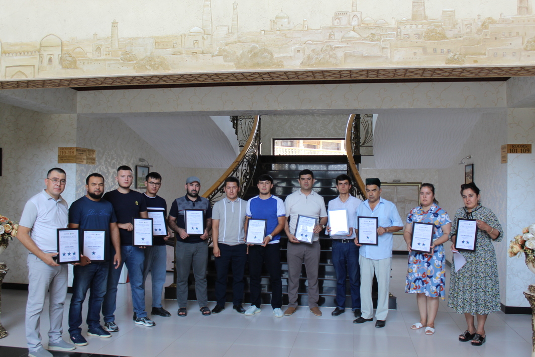 In the Republic of Karakalpakstan and the Khorezm region, the owners of family guest houses, participants in the pilot project, were awarded certificates of assigning a category to a family guest house