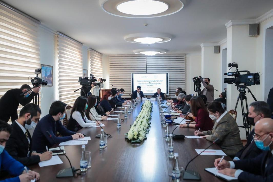 Two memorandums were signed between the State Committee for Tourism Development and the International Islamic Academy of Uzbekistan